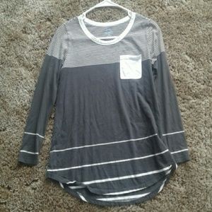 Gray woth whited striped long sleve